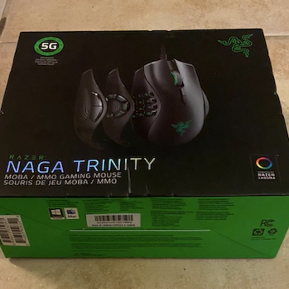 Razer: NAGA Trinity 1600dpi ergonomic MOBA/MMO gaming mouse - Picture 2 of 4
